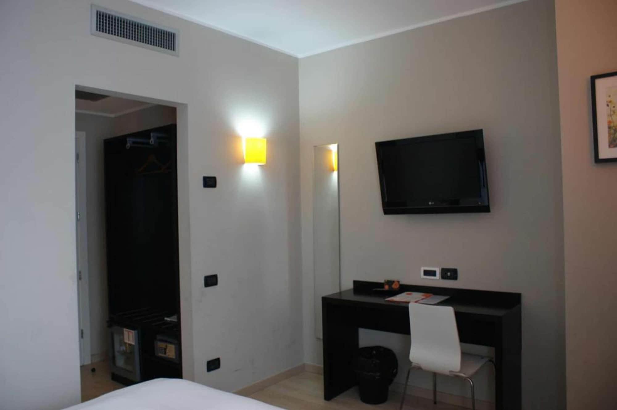 Hotel Aniene Rome Bagian luar foto