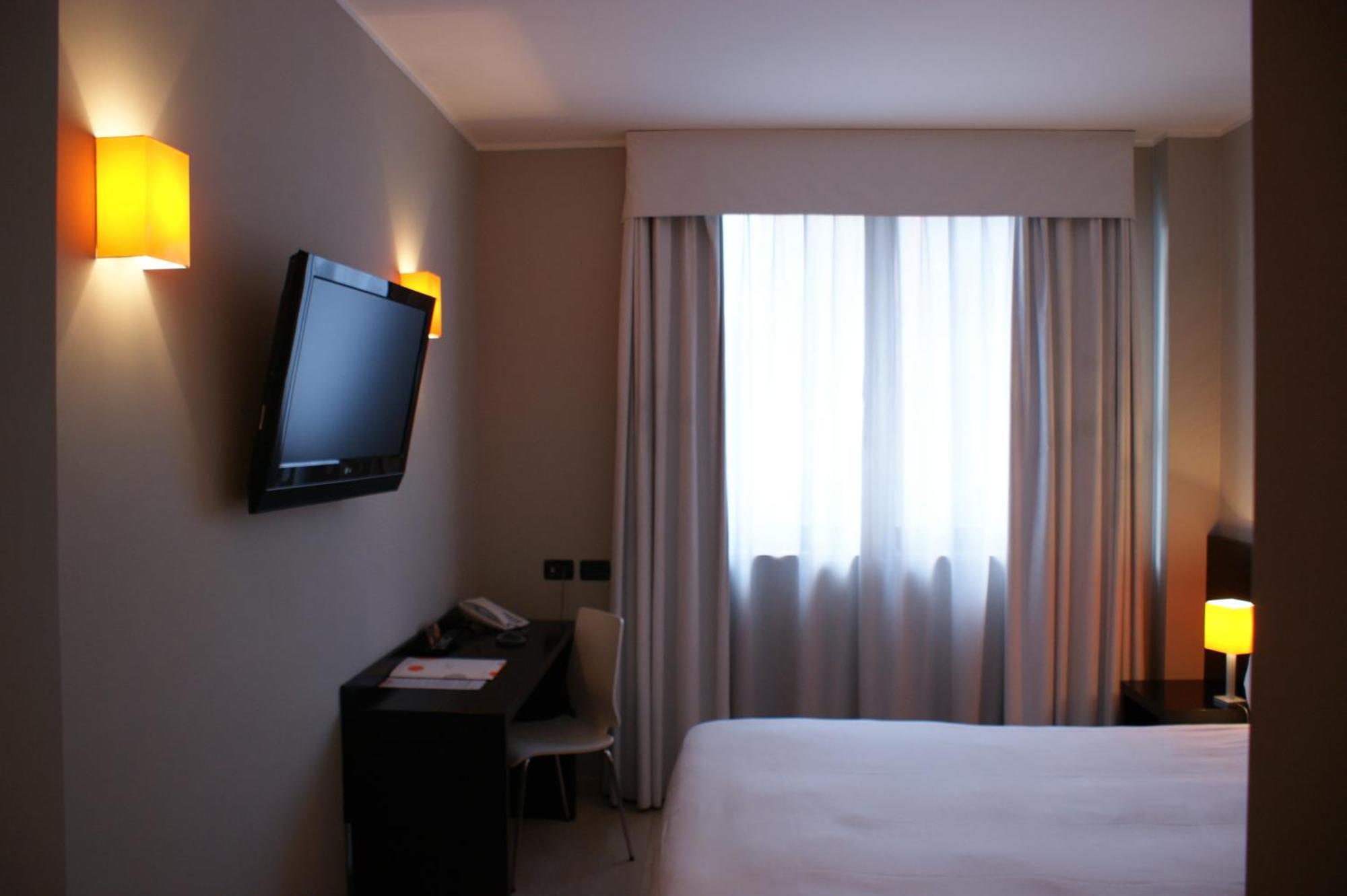 Hotel Aniene Rome Bagian luar foto